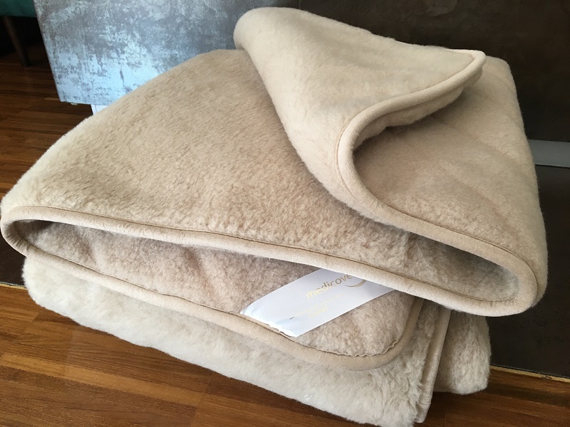 Kołdra wełniana Camel z wełny wielbłądziej Pasy 200x200