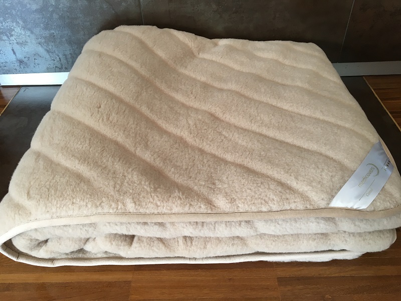 Kołdra wełniana Camel z wełny wielbłądziej Pasy 200x200