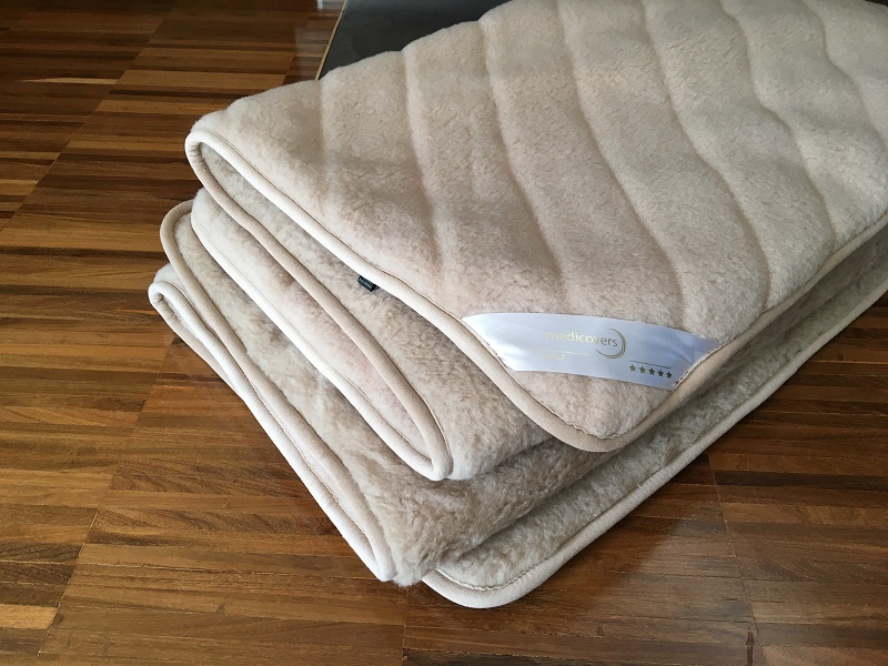 Kołdra wełniana Camel z wełny wielbłądziej Pasy 200x200