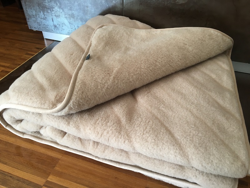 Kołdra wełniana Camel z wełny wielbłądziej Pasy 200x200