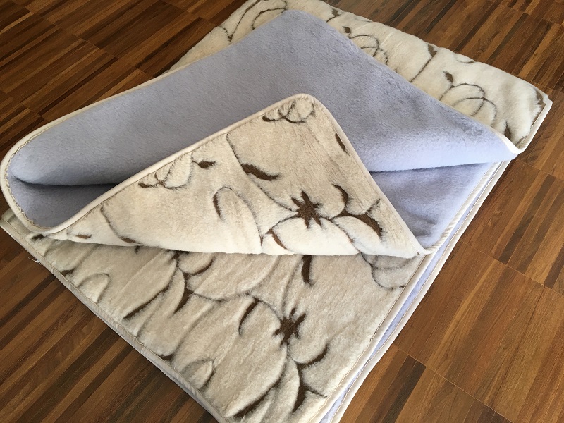 Kołdra z wełny Alpaki Alpina Camel Rampicanti 200x200