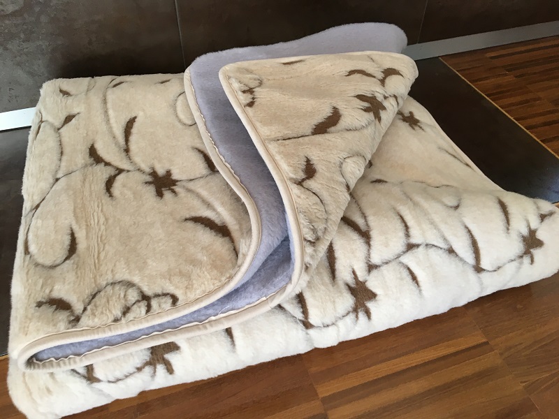 Kołdra z wełny Alpaki Alpina Camel Rampicanti 200x200