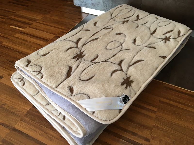 Kołdra z wełny Alpaki Alpina Camel Rampicanti 200x200