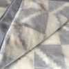 koldra-welniana-TRIANGOLI-alpaka-silver-gladka-140x200-11 Kołdra z wełny Alpaki Silver + Alpaka Triangoli 140x200