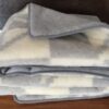 koldra-welniana-TRIANGOLI-alpaka-silver-gladka-140x200-4 Kołdra z wełny Alpaki Silver + Alpaka Triangoli 140x200