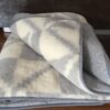 koldra-welniana-TRIANGOLI-alpaka-silver-gladka-140x200-7 Kołdra z wełny Alpaki Silver + Alpaka Triangoli 140x200