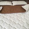 Pościel z wełny Alpaki Silver Caro Camel Ciemny 180x200 + Materac wełniany