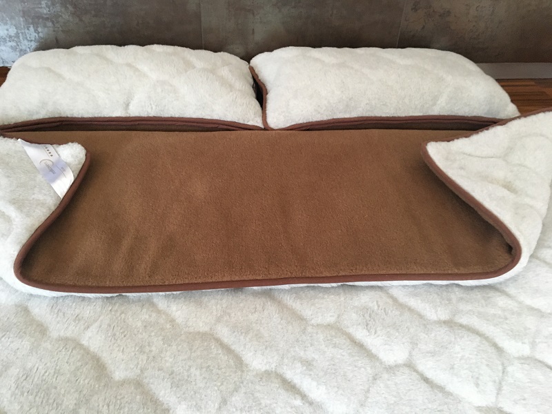 Pościel z wełny Alpaki Silver Caro Camel Ciemny 180x200 + Materac wełniany