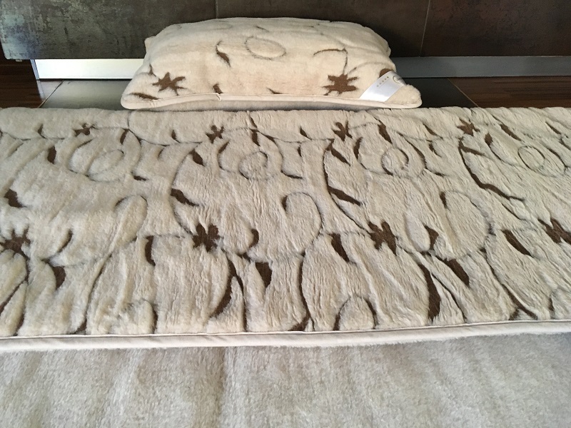Pościel wełniana Camel z wełny wielbłądziej Rampicanti 140x200 + Materac wełniany