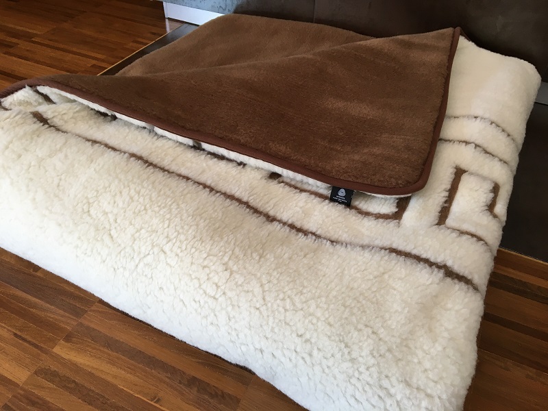 Pościel z wełny Camel Ciemny + Merynos Tumbler Greka 160x200 + Podkład wełniany