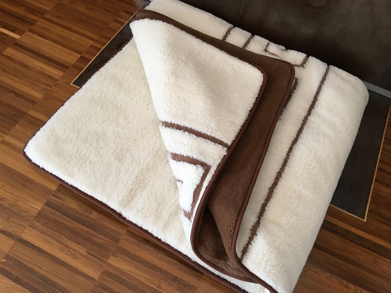 Pościel z wełny Camel Ciemny + Merynos Tumbler Greka 160x200 + Podkład wełniany