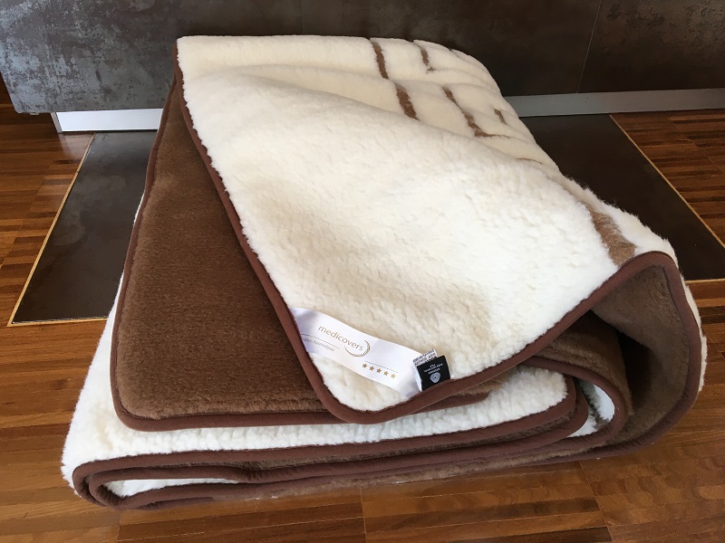 Pościel z wełny Camel Ciemny + Merynos Tumbler Greka 160x200 + Podkład wełniany