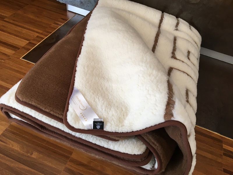 Pościel z wełny Camel Ciemny + Merynos Tumbler Greka 160x200 + Podkład wełniany