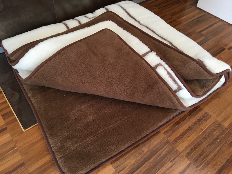 Pościel z wełny Camel Ciemny + Merynos Tumbler Greka 160x200 + Podkład wełniany