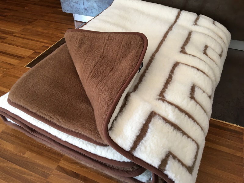 Pościel z wełny Camel Ciemny + Merynos Tumbler Greka 160x200 + Podkład wełniany