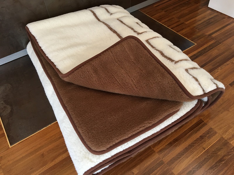 Pościel z wełny Camel Ciemny + Merynos Tumbler Greka 160x200 + Podkład wełniany