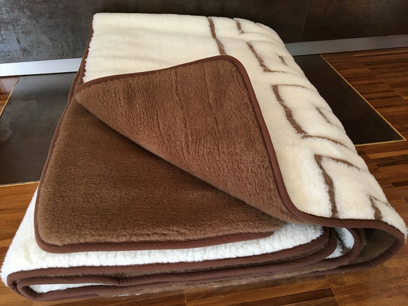 Pościel z wełny Camel Ciemny + Merynos Tumbler Greka 160x200 + Podkład wełniany