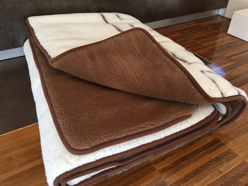 Pościel z wełny Camel Ciemny + Merynos Tumbler Greka 160x200 + Podkład wełniany