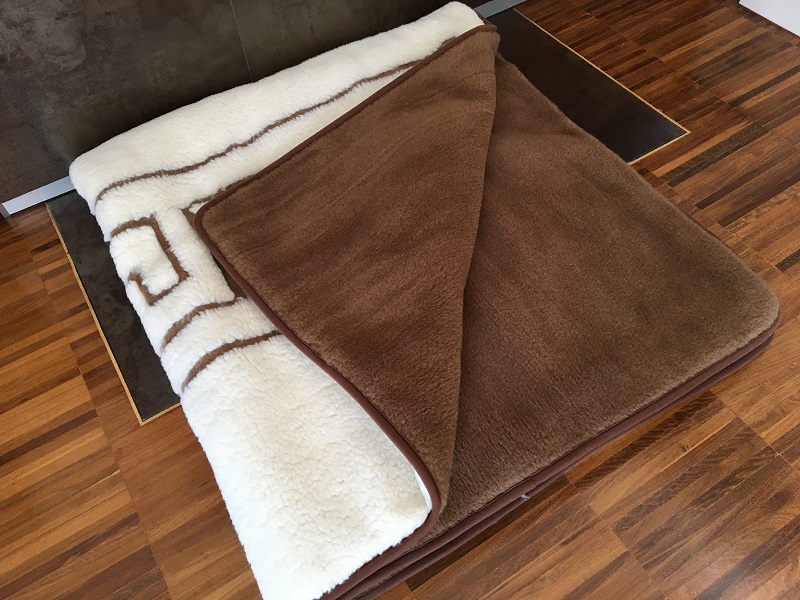Pościel z wełny Camel Ciemny + Merynos Tumbler Greka 160x200 + Podkład wełniany