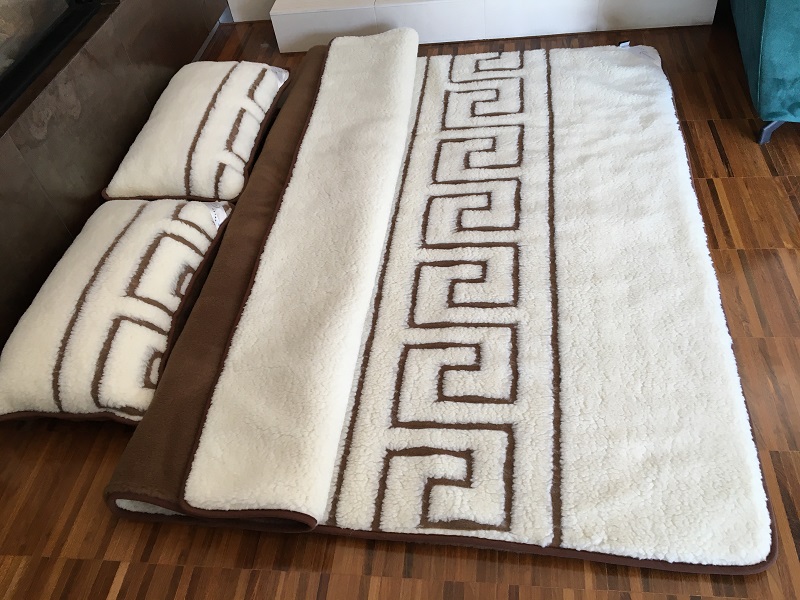 Pościel z wełny Camel Ciemny + Merynos Tumbler Greka 160x200 + Podkład wełniany