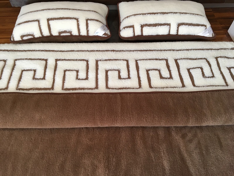 Pościel z wełny Camel Ciemny + Merynos Tumbler Greka 160x200 + Podkład wełniany