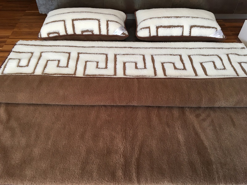 Pościel z wełny Camel Ciemny + Merynos Tumbler Greka 160x200 + Podkład wełniany