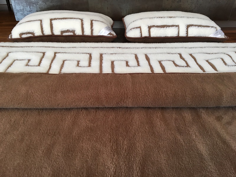 Pościel z wełny Camel Ciemny + Merynos Tumbler Greka 160x200 + Podkład wełniany