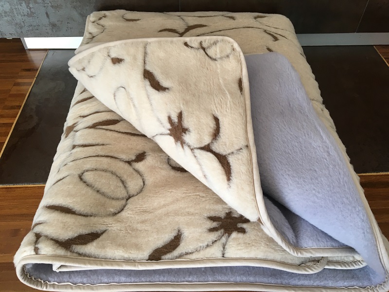 Pościel z wełny Alpaki Alpina Camel Rampicanti 240x200 + Podkład wełniany