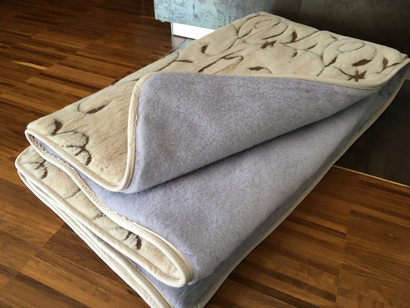 Pościel z wełny Alpaki Alpina Camel Rampicanti 240x200 + Podkład wełniany