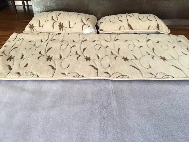 Pościel z wełny Alpaki Alpina Camel Rampicanti 240x200 + Podkład wełniany