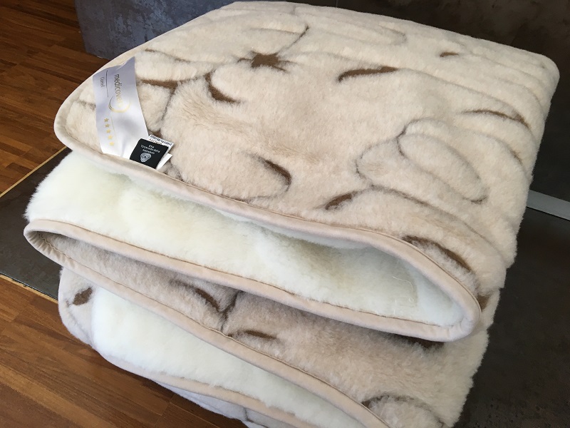 Pościel z wełny Camel Jasny Rampicanti + Kaszmir Caro 220x200 + Podkład wełniany