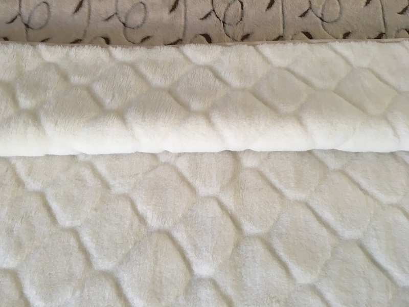 Pościel z wełny Camel Jasny Rampicanti + Kaszmir Caro 220x200 + Podkład wełniany
