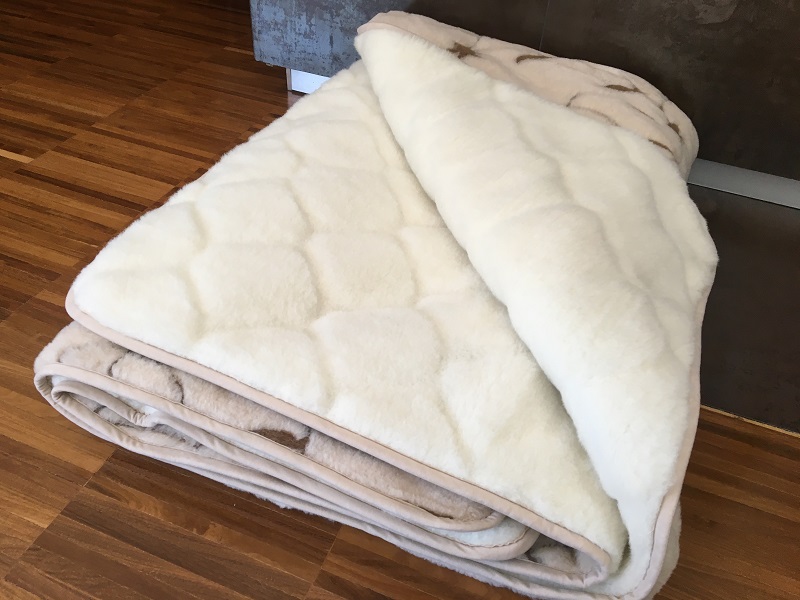 Pościel z wełny Camel Jasny Rampicanti + Kaszmir Caro 220x200 + Podkład wełniany
