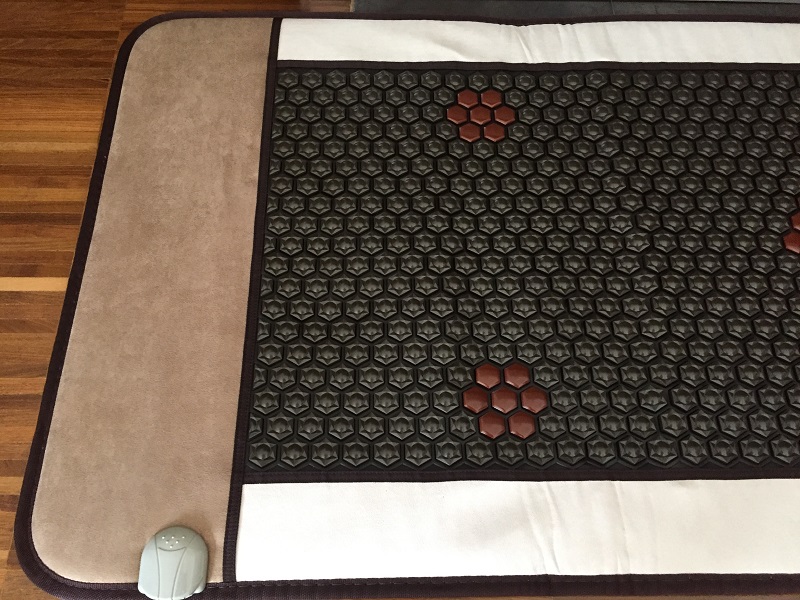 Mata Turmalinowa HEXAGON NOBLE 80x190 cm Kolekcja 2025 Super Jakość Kamieni ! Ekskluzywne Wykończenie ! Nowe Zgrabne Piloty z czasomierzem - Cena Katalogowa 4890 złotych (st.m.1 )