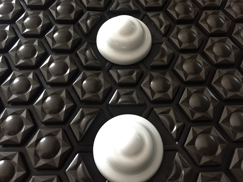 Mata Turmalinowa HEXAGON NOBLE 80x190 cm Kolekcja 2025 Super Jakość Kamieni ! Ekskluzywne Wykończenie ! Nowe Zgrabne Piloty z czasomierzem - Cena Katalogowa 4890 złotych (st.m.1 )