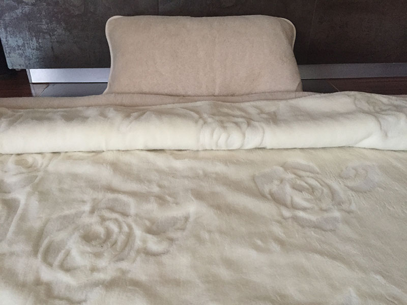 4 Pościel z wełny Camel Jasny + Kaszmir Róża 140x200 + Materac wełniany
