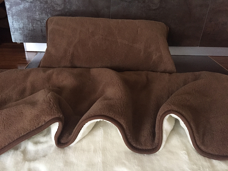 11 Pościel z wełny Camel Ciemny + Kaszmir Róża 140x200 + Materac wełniany