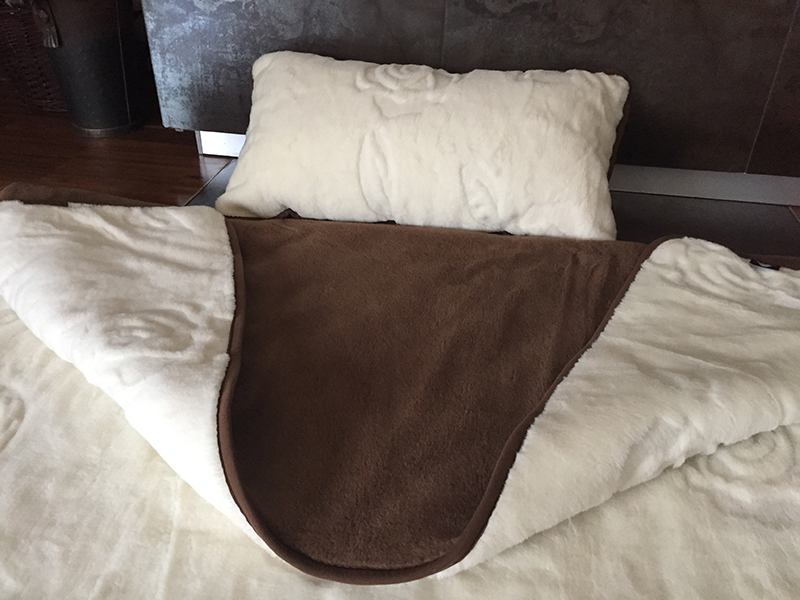 22 Pościel z wełny Camel Ciemny + Kaszmir Róża 140x200 + Materac wełniany