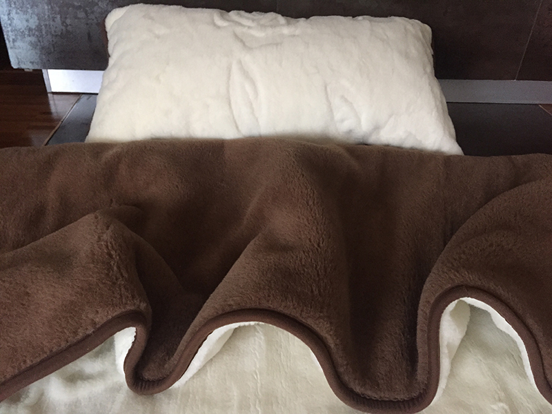 3 Pościel z wełny Camel Ciemny + Kaszmir Róża 140x200 + Materac wełniany
