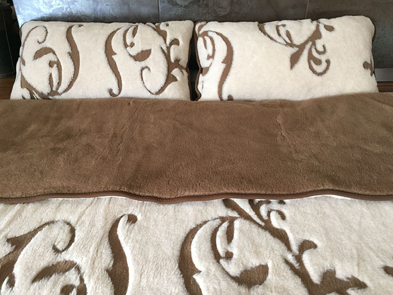 11 Pościel wełniana Camel z wełny wielbłądziej Szlachecka 200x200 + Materac wełniany