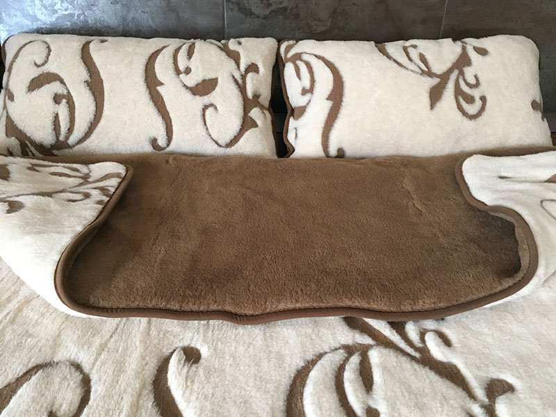 13 Pościel wełniana Camel z wełny wielbłądziej Szlachecka 200x200 + Materac wełniany