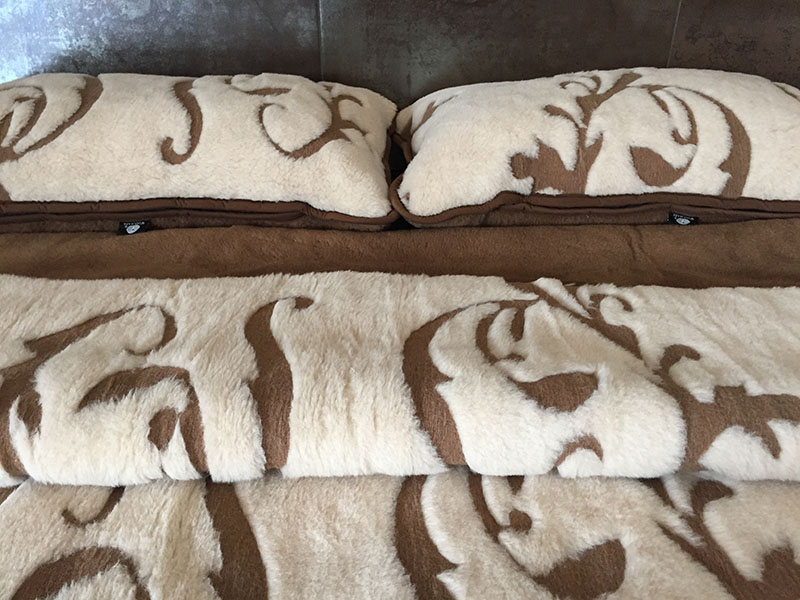 18 Pościel wełniana Camel z wełny wielbłądziej Szlachecka 200x200 + Materac wełniany