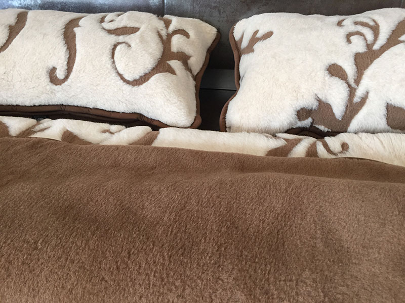 2 Pościel wełniana Camel z wełny wielbłądziej Szlachecka 200x200 + Materac wełniany