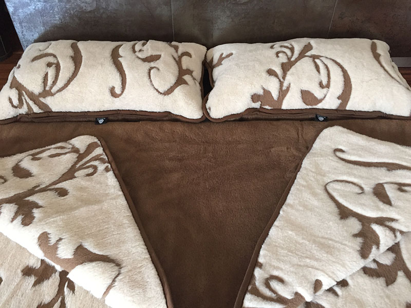 22 Pościel wełniana Camel z wełny wielbłądziej Szlachecka 200x200 + Materac wełniany