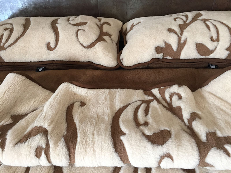 24 Pościel wełniana Camel z wełny wielbłądziej Szlachecka 200x200 + Materac wełniany