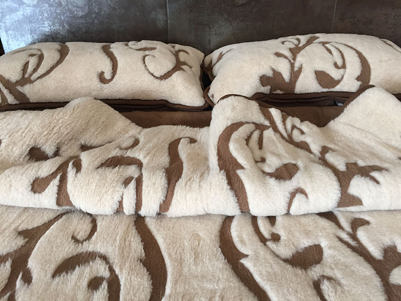 30 Pościel wełniana Camel z wełny wielbłądziej Szlachecka 200x200 + Materac wełniany