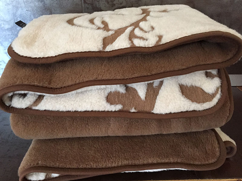 Kołdra wełniana Camel z wełny wielbłądziej Szlachecka 200x200