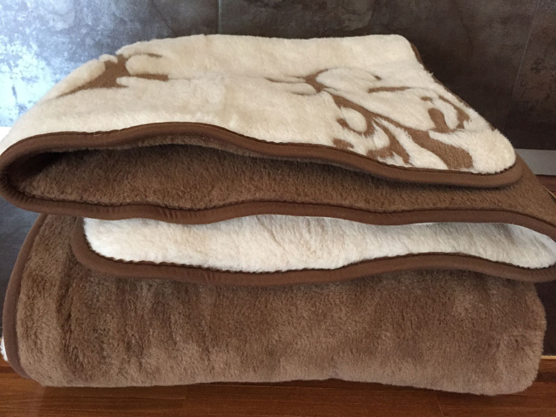 Kołdra wełniana Camel z wełny wielbłądziej Szlachecka 200x200