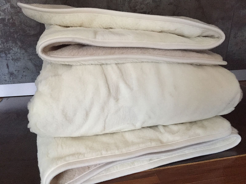 8 Kołdra z wełny Camel Jasny + Kaszmir Róża 140x200