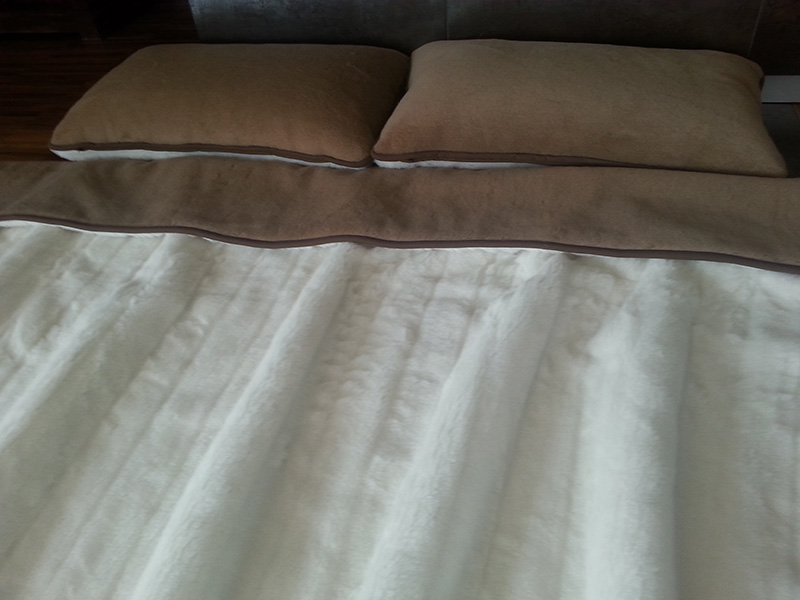 10 Pościel z wełny Camel Ciemny + Kaszmir Pasy 180x200 + Materac wełniany